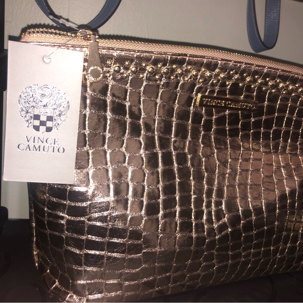 Vince Camuto makeup bag. NWT. Rose gold/gold.